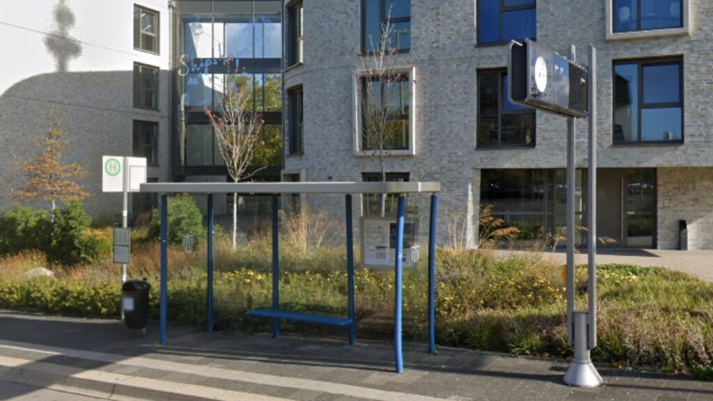 ÖPNV in der Paderborner-Südstadt (Bild: Haltestelle Uni/Schöne Aussicht)